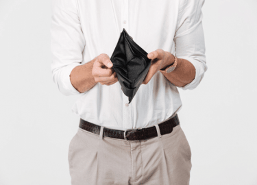 Если ваш работодатель задерживает зарплату, не теряйте время! В статье вы найдете подробное руководство по действиям в такой ситуации: как правильн...