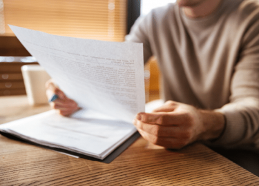 Планируете списать долги через процедуру банкротства в 2025 году? В статье разобраны все необходимые документы для банкротства через суд и МФЦ, а т...