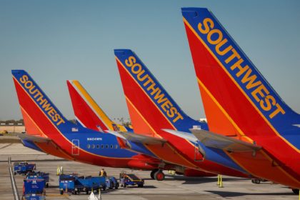 Пассажир подал в суд на Southwest Airlines за не возмещение отмененного праздничного рейса