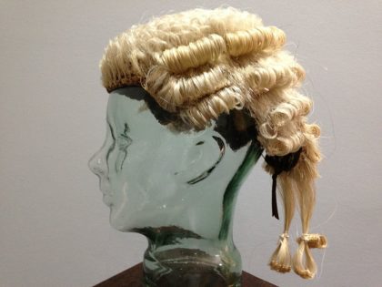 адвокатский парик