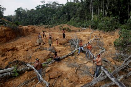 Бразилия расследует заявления о геноциде коренных народов при правительстве Болсонару.