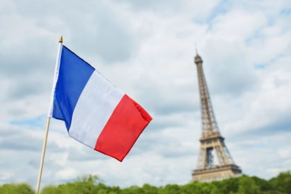 ￼Законодатели Франции приняли законопроект, разрешающий дистанционное наблюдение, несмотря на опасения гражданских свобод.