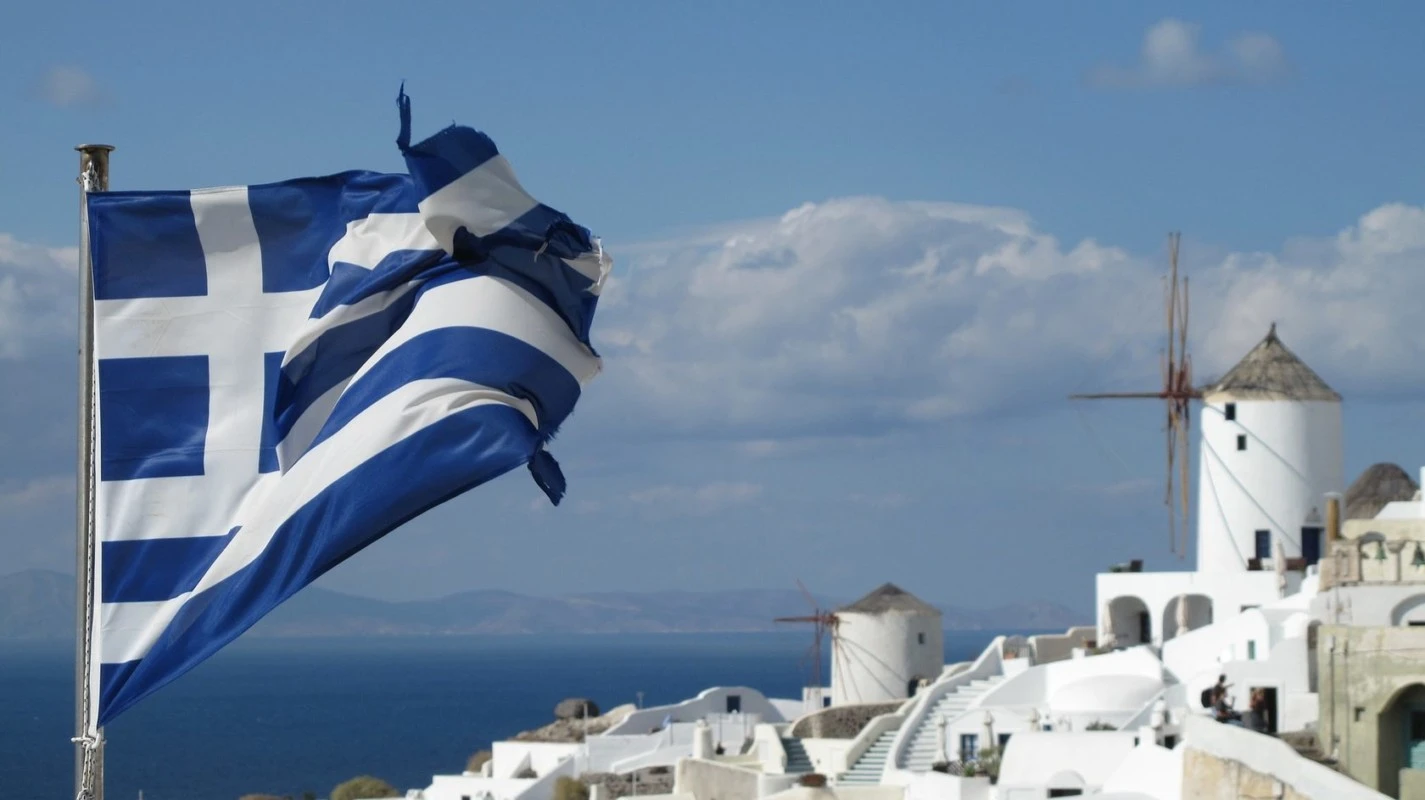 Тысячи государственных работников Греции бастуют против нового трудового законодательства.