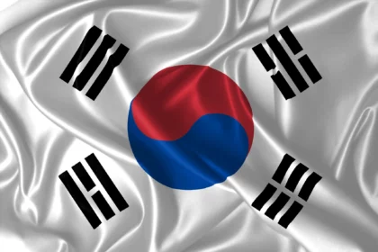 Суд Южной Кореи оправдал председателя Samsung за манипуляции с акциями и мошенничество.